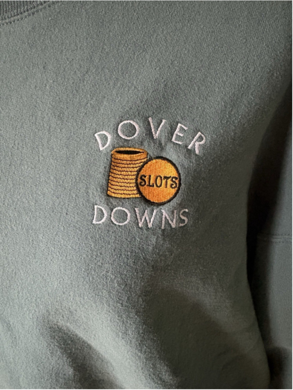 Vintage Jerzees Sweatshirt L Green Dover Downs Slots Casino Embroidered NuBlend - Picture 2 of 10